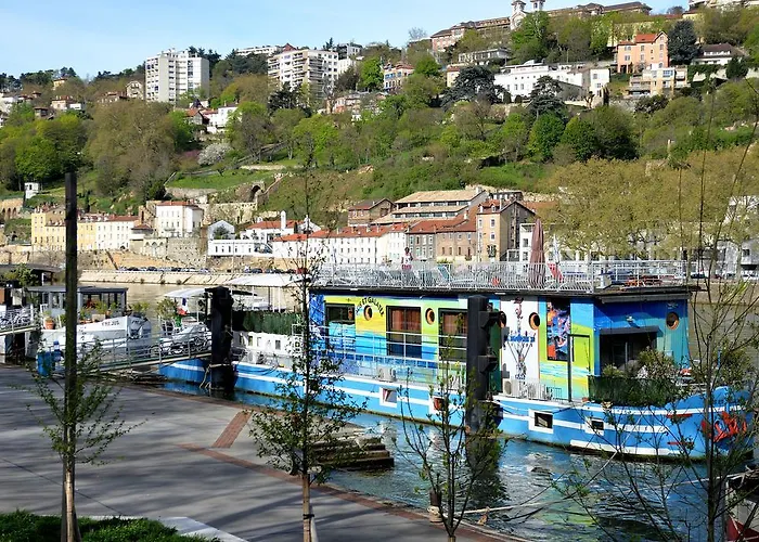 Peniche Centre Vieux Confluence Lyon